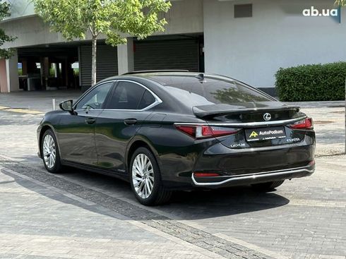 Lexus ES 2019 - фото 18