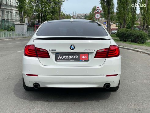 BMW 5 серия 2012 белый - фото 8
