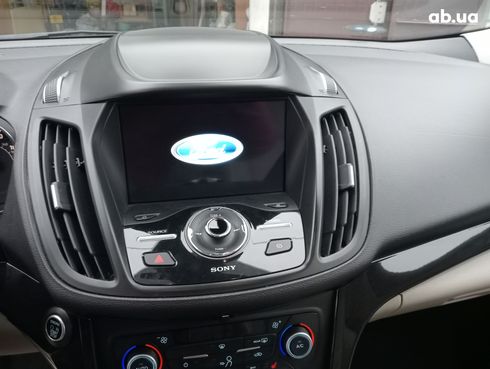 Ford Escape 2019 серый - фото 10