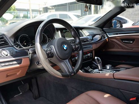 BMW 5 серия 2016 - фото 18