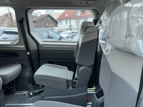 Volkswagen Multivan 2023 - фото 6