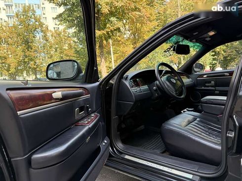 Lincoln Town Car 2003 - фото 28