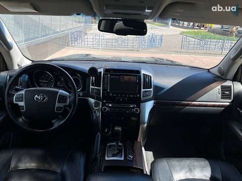 Toyota Land Cruiser 2012 - фото 21