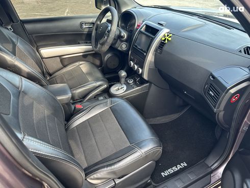 Nissan X-Trail 2012 пурпурный - фото 12