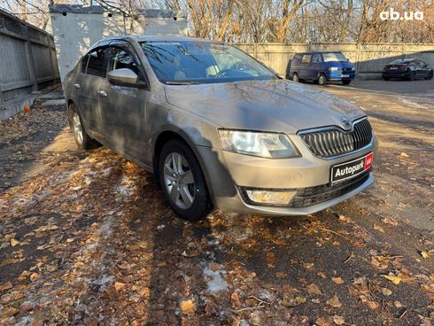 Skoda Octavia 2014 бежевый - фото 3