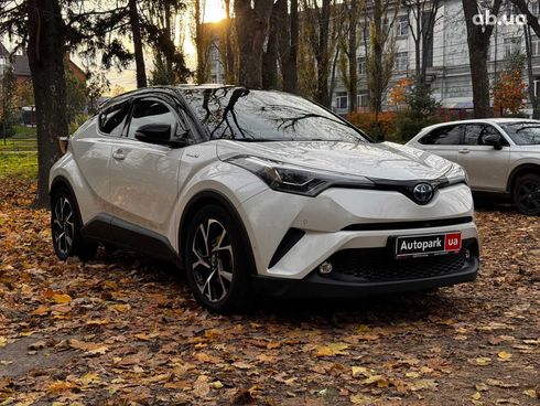 Toyota C-HR 2019 белый - фото 3
