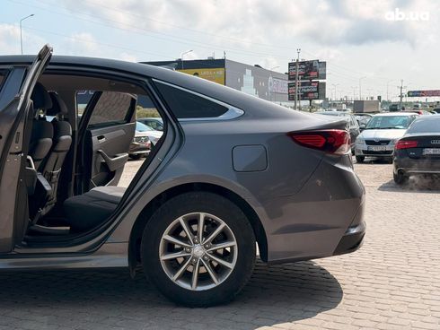 Hyundai Sonata 2017 серый - фото 23