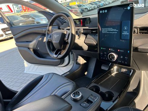 Ford Mustang Mach-E 2020 белый - фото 135