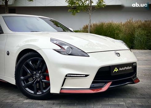 Nissan 370Z 2015 - фото 11