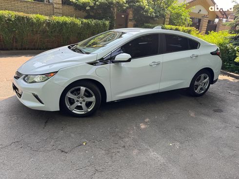Chevrolet Volt 2017 белый - фото 8