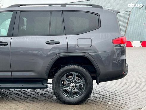 Toyota Land Cruiser 2022 серый - фото 5