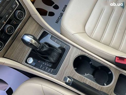 Volkswagen Passat 2017 - фото 20