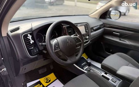 Mitsubishi Outlander 2020 - фото 8