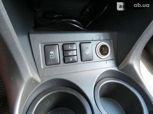 Toyota RAV4 2011 - фото 26