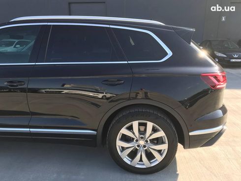 Volkswagen Touareg 2019 черный - фото 9