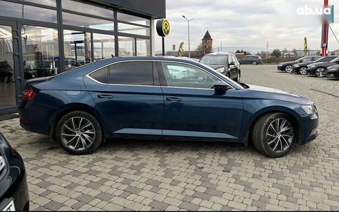 Skoda Superb 2016 - фото 8