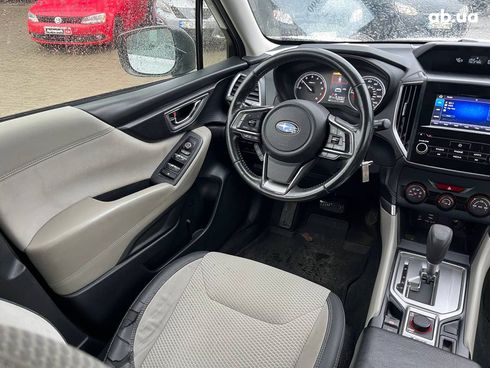 Subaru Forester 2018 белый - фото 11