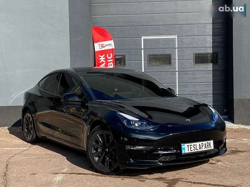 Tesla Model 3 2022 - фото 2