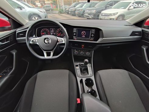 Volkswagen Jetta 2019 красный - фото 13