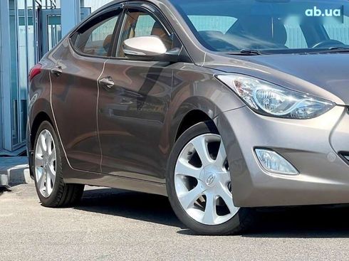 Hyundai Elantra 2013 - фото 9