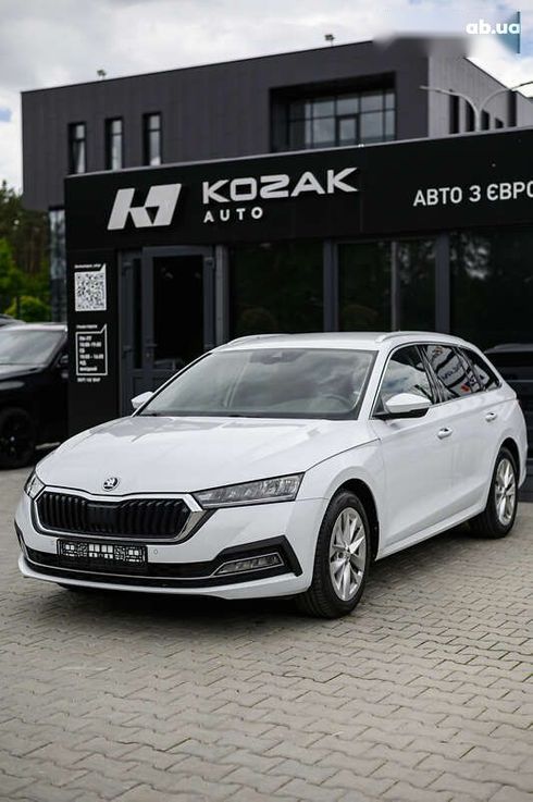 Skoda Octavia 2021 - фото 2