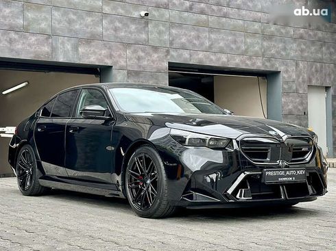 BMW M5 2025 - фото 12