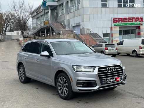 Audi Q7 2018 серый - фото 7