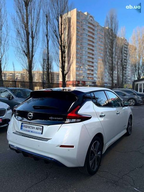 Nissan Leaf 2019 - фото 8