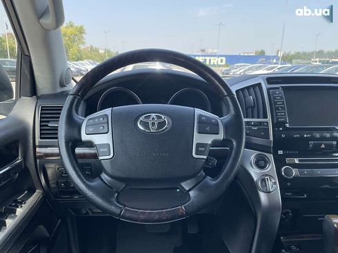 Toyota Land Cruiser 2012 - фото 19