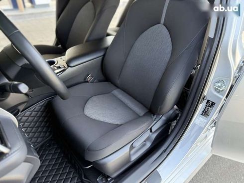 Toyota Camry 2022 - фото 22