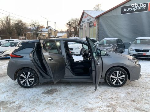 Nissan Leaf 2020 серый - фото 15