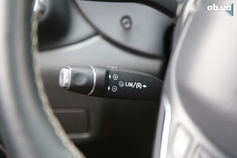Infiniti Q30 2016 - фото 19