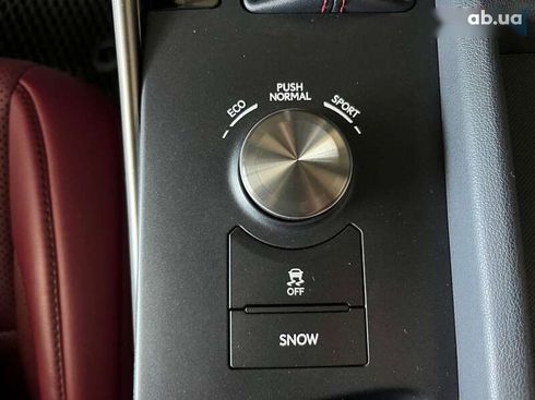 Lexus IS 2017 - фото 16