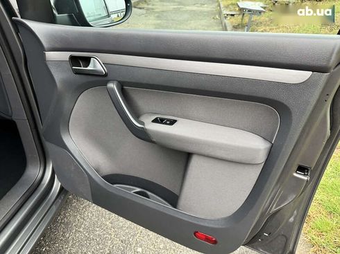 Volkswagen Touran 2011 - фото 21