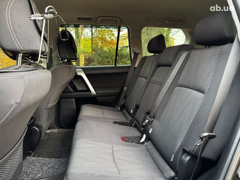 Toyota Land Cruiser Prado 2018 черный - фото 22