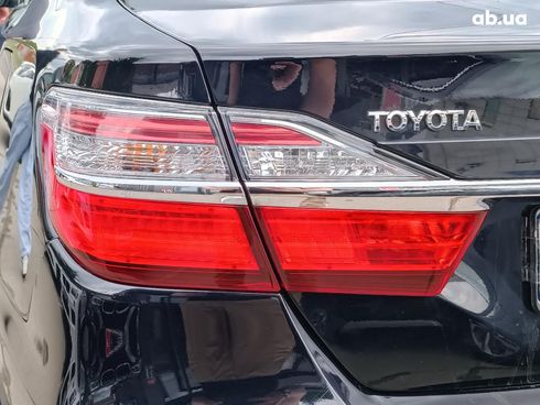 Toyota Camry 2017 черный - фото 10