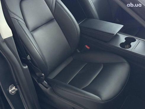Tesla Model Y 2022 серый - фото 17