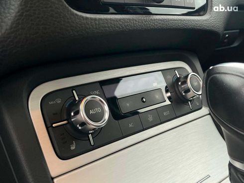 Volkswagen Touareg 2013 белый - фото 22