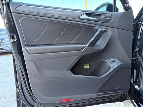 Volkswagen Tiguan 2020 черный - фото 18