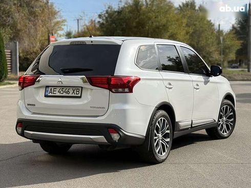 Mitsubishi Outlander 2015 - фото 10