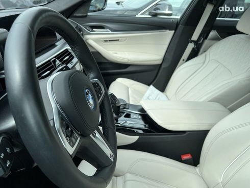 BMW 5 серия 2022 - фото 6