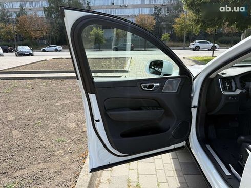 Volvo XC60 2020 - фото 23