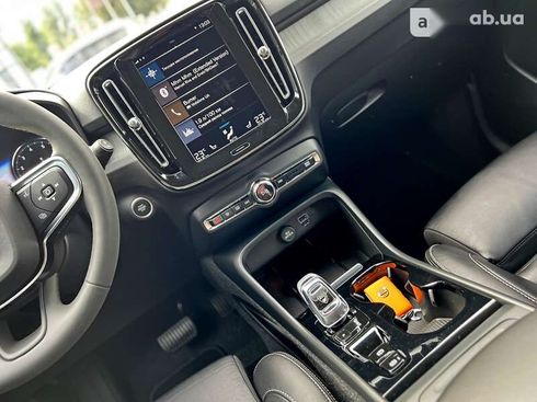 Volvo XC40 2021 - фото 21