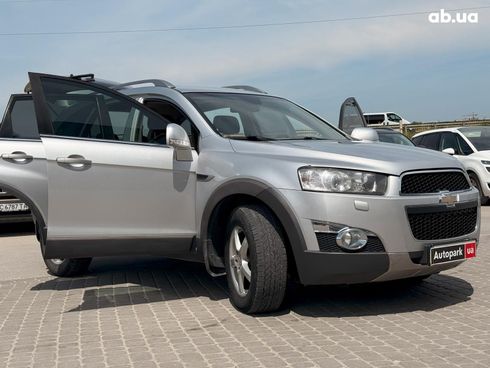 Chevrolet Captiva 2011 серый - фото 33
