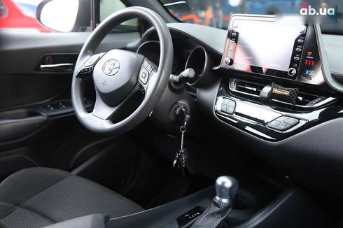 Toyota C-HR 2018 - фото 13