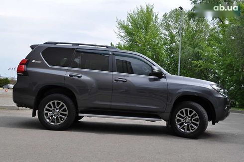 Toyota Land Cruiser Prado 2019 - фото 6