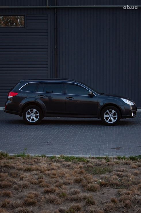 Subaru Outback 2012 серый - фото 12