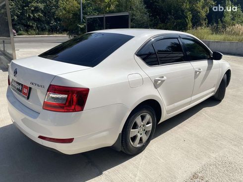 Skoda octavia a7 2015 белый - фото 10