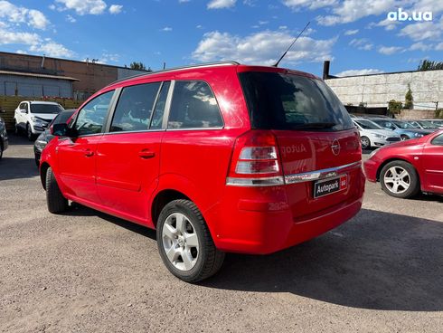 Opel Zafira 2010 красный - фото 8