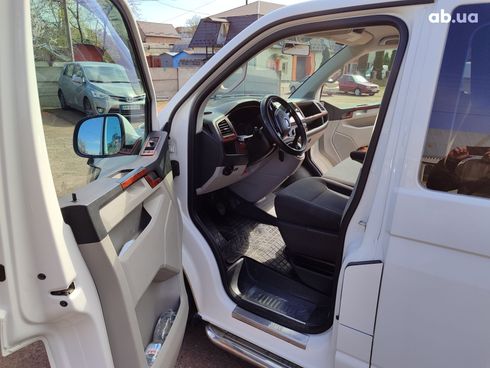 Volkswagen Transporter 2015 белый - фото 10